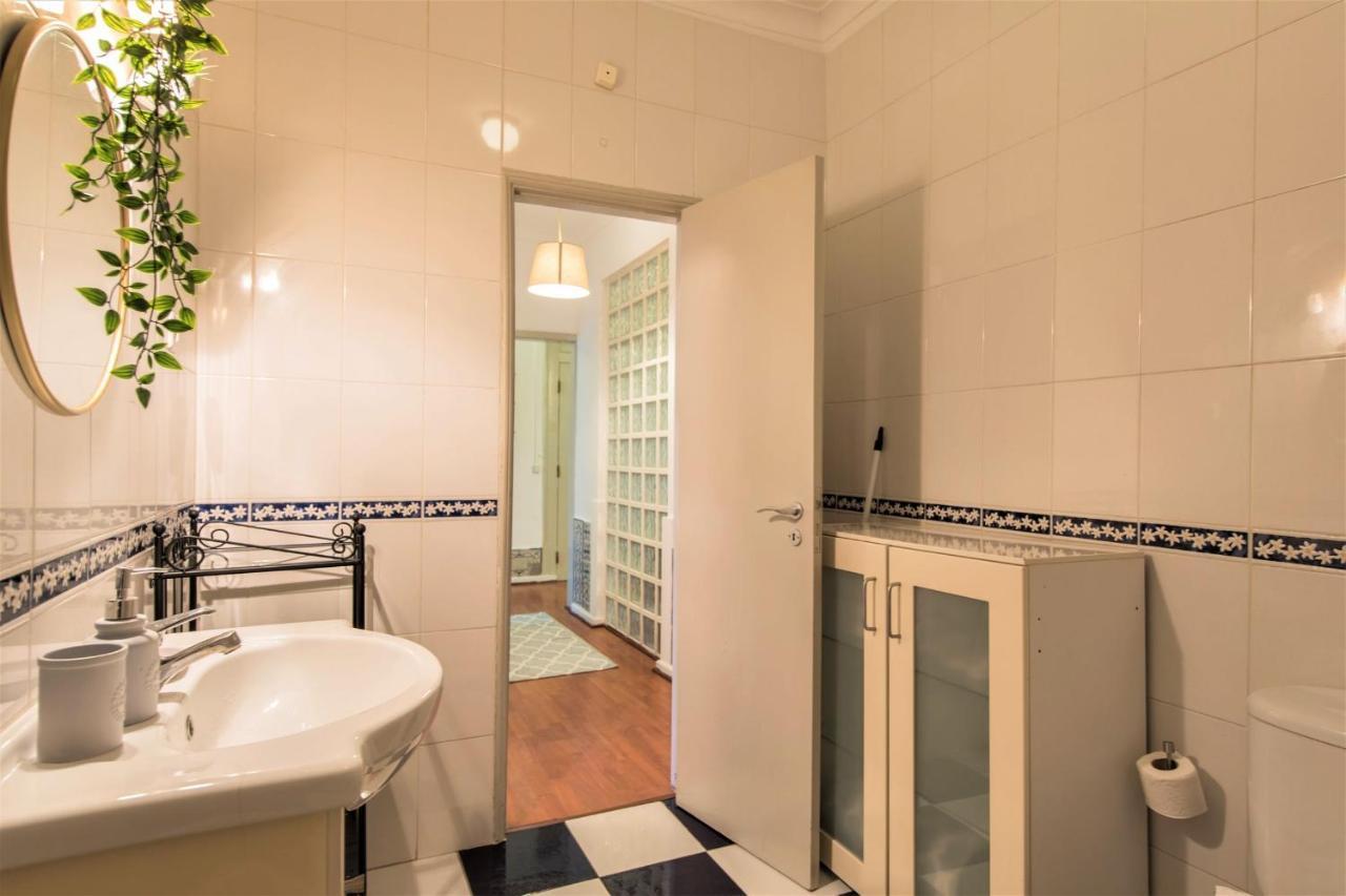 Charming Chiado 2Bedr W/Balcony And View Διαμέρισμα Lisboa Εξωτερικό φωτογραφία